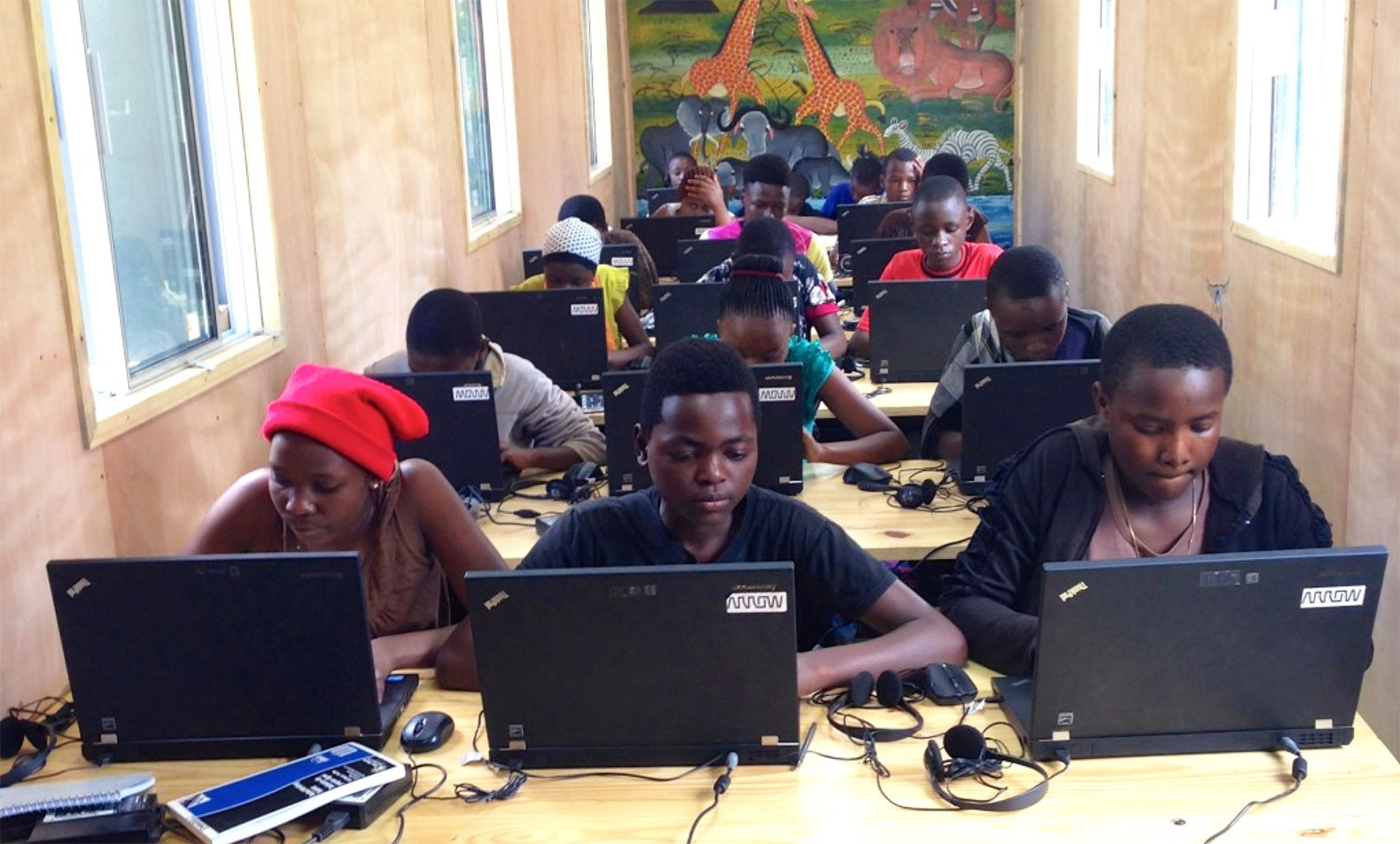 Digitaal Vaardig Jeugdtraject - STICHTING PAAKA